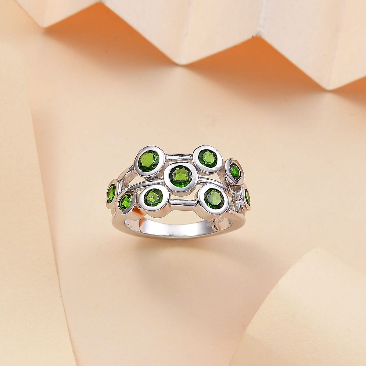 D'Joy Chrome Diopside 2.00 ctw Bubbles Ring in Rhodium Over Sterling Silver (Size 5.0) image number 1