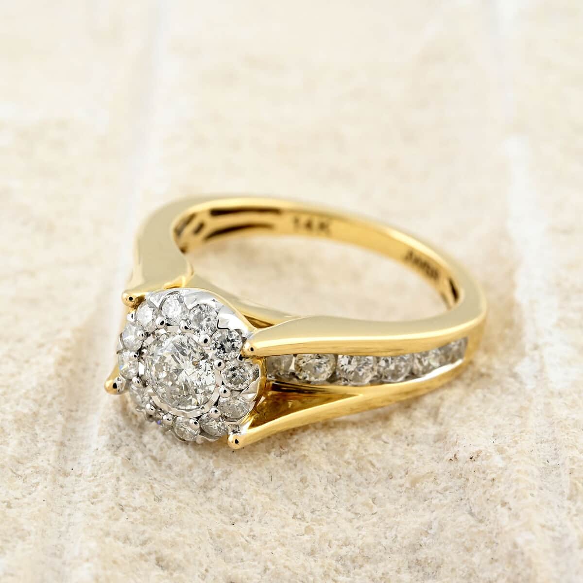 White Diamond G-H I2 1.30 ctw Ring in 14K Yellow Gold (Size 7.0) 5.25 Grams image number 1