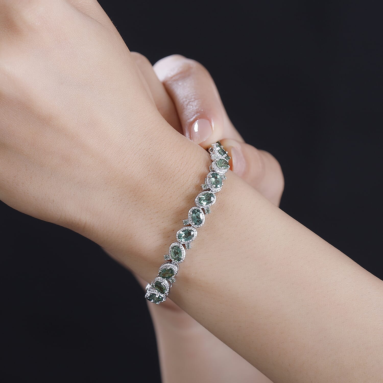 Green Apatite / 7.25 Inches - Product card gallery slide 3 (10145561968923)