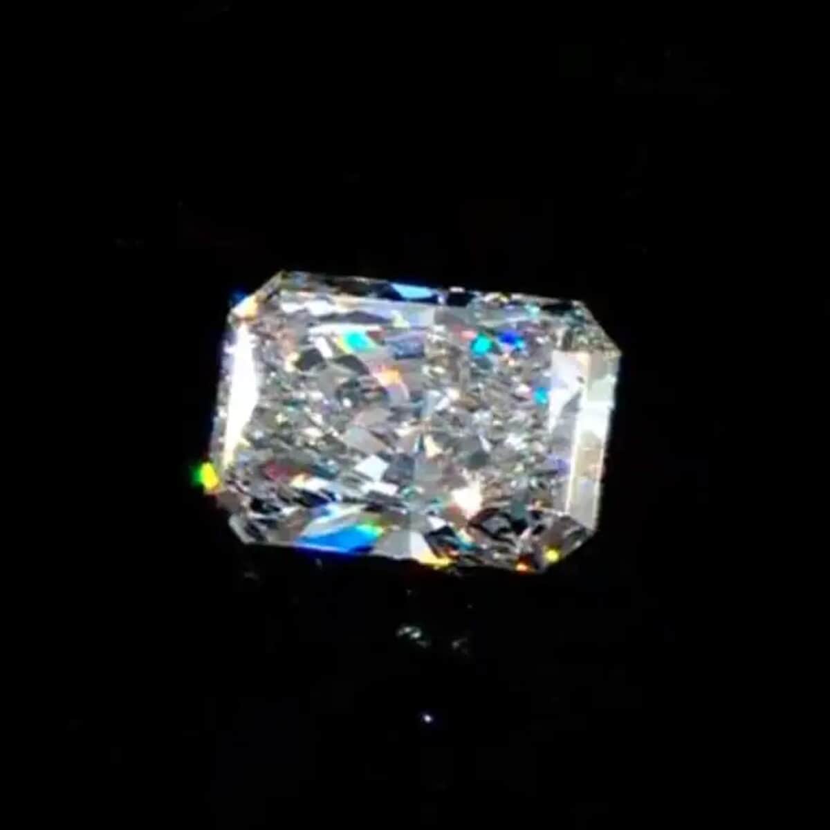 IGI Certified Luxuriant Lab Grown Diamond (G VS2) (Radiant 11.3x7.5 mm) (Del. in 10-12 Days) 4.00 ctw image number 1