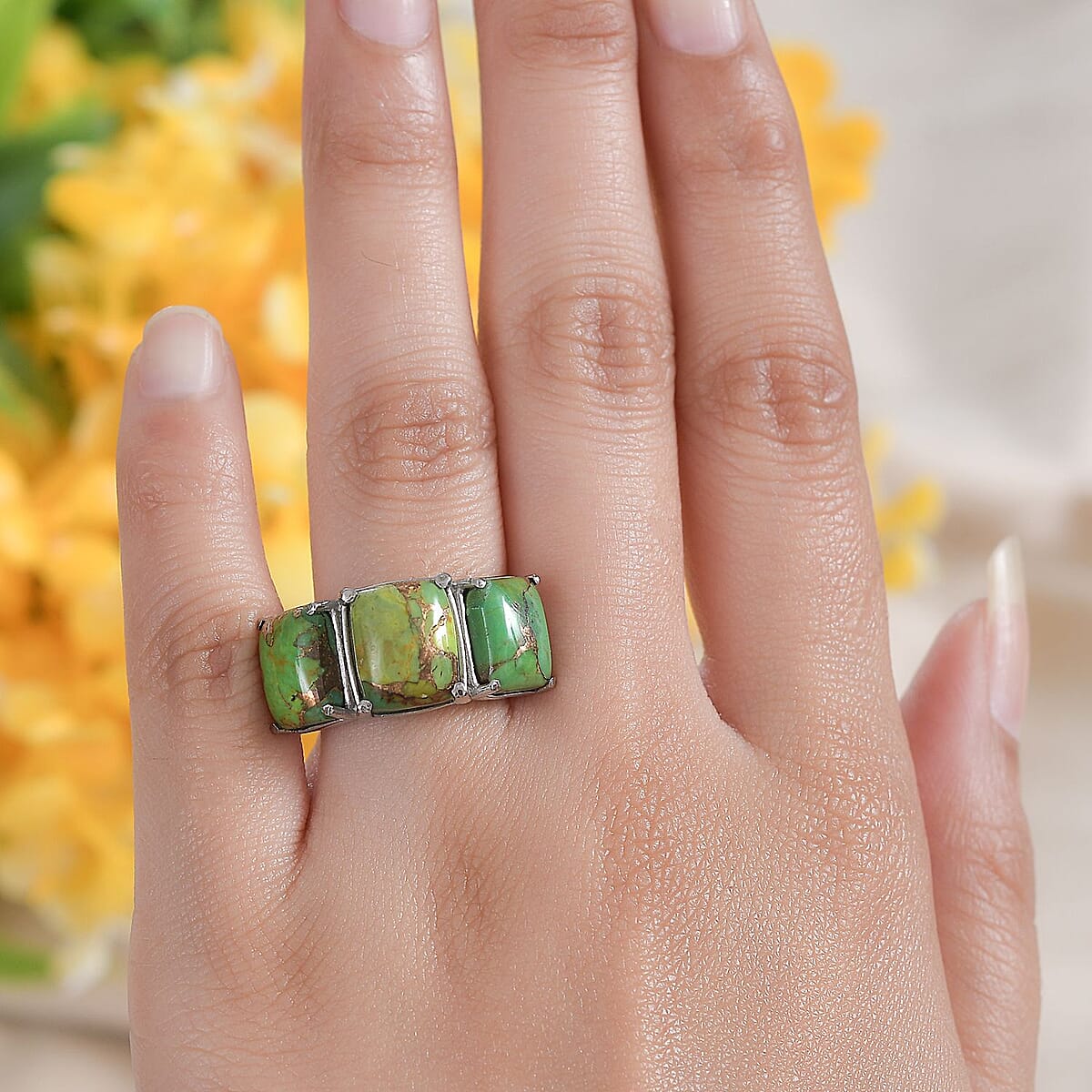 Mojave Green Turquoise 10.20 ctw 3 Stone Ring in Stainless Steel (Size 8.0) image number 2