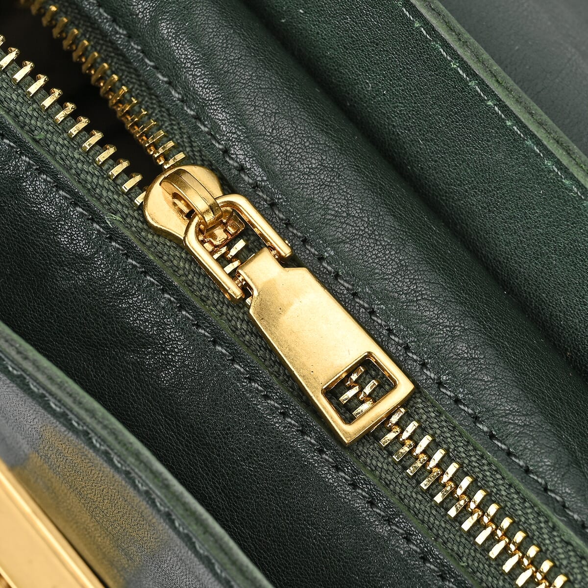 Italy Retro Noble Collection Green Genuine Leather Crossbody Bag with Shoulder Strap image number 5