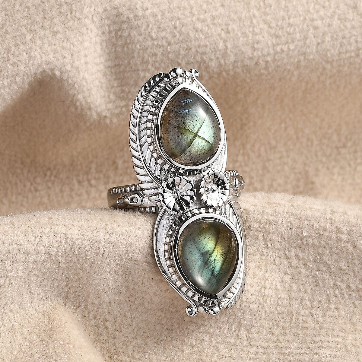 Malagasy Labradorite 7.90 ctw Feather Ring in Stainless Steel (Size 7.0) image number 1