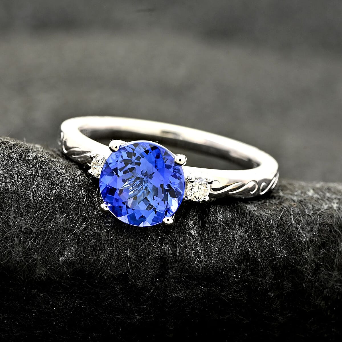 Certified & Appraised Rhapsody AAAA Tanzanite and E-F VS Diamond 2.50 ctw Ring in 950 Platinum (Size 6.0) 7.30 Grams image number 1