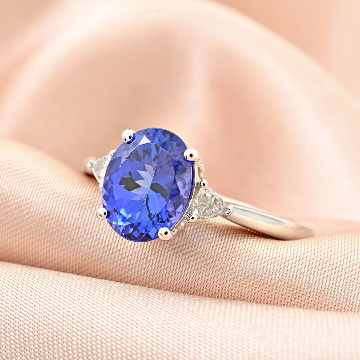 Certified & Appraised Rhapsody AAAA Tanzanite and E-F VS Diamond 2.75 ctw Ring in 950 Platinum (Size 7.0) 5.20 Grams image number 1