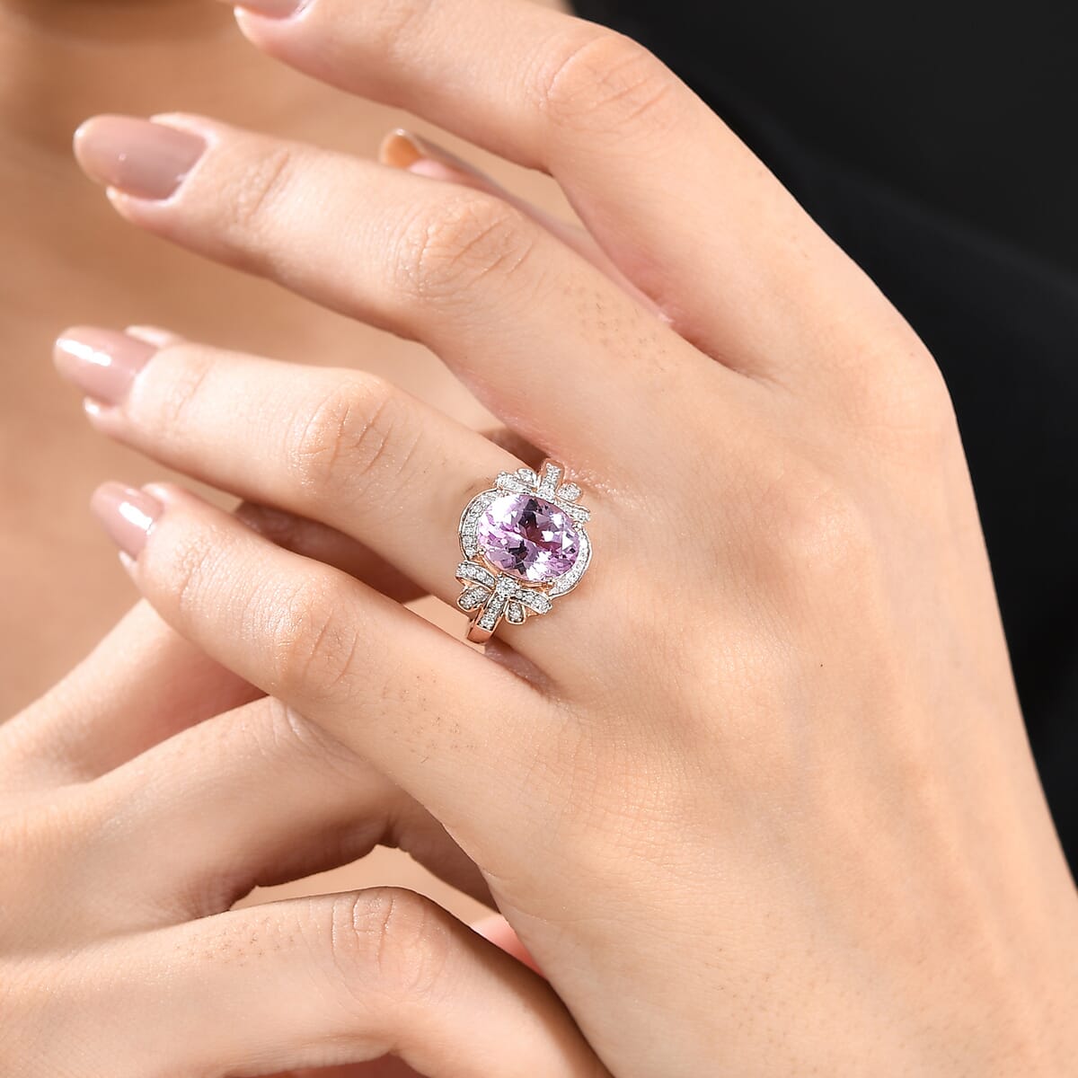 Martha Rocha Kunzite and Moissanite 4.50 ctw Love Knot Ring in 18K Vermeil Rose Gold Over Sterling Silver (Size 9.0) image number 2
