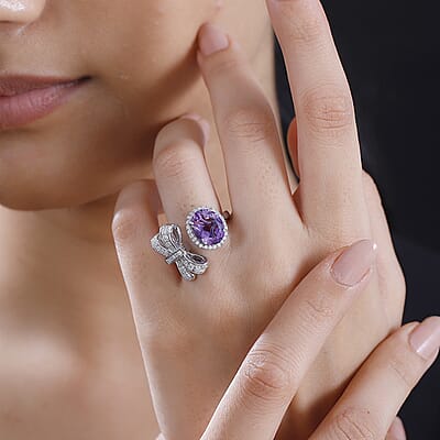 Moroccan Rose and Moissanite 3.90 ctw Love Bow Ring in Rhodium Over Sterling Silver (Size 10.0)