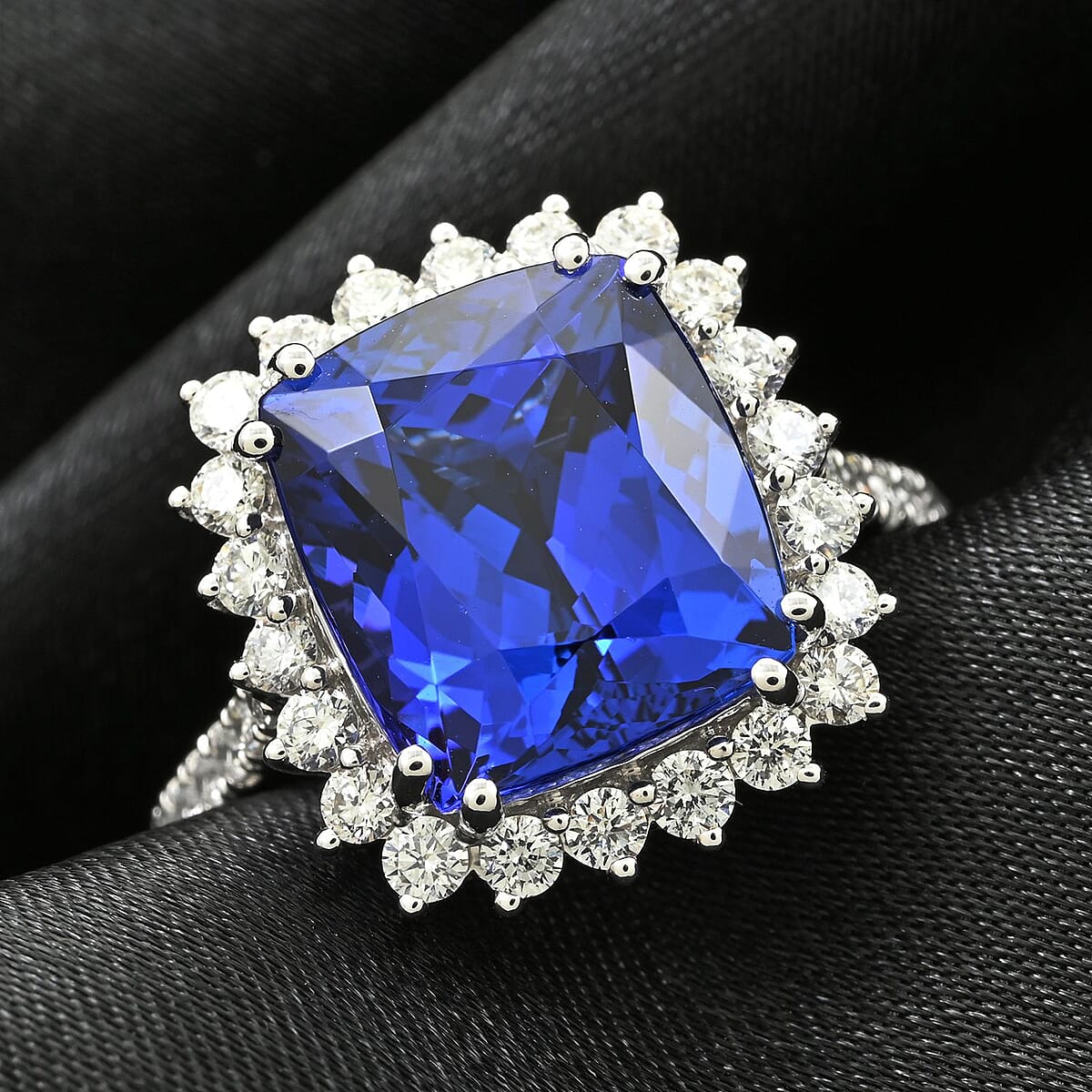 Certified & Appraised Rhapsody AAAA Tanzanite and E-F VS Diamond 7.40 ctw Ring in 950 Platinum (Size 7.0) 7.27 Grams image number 1