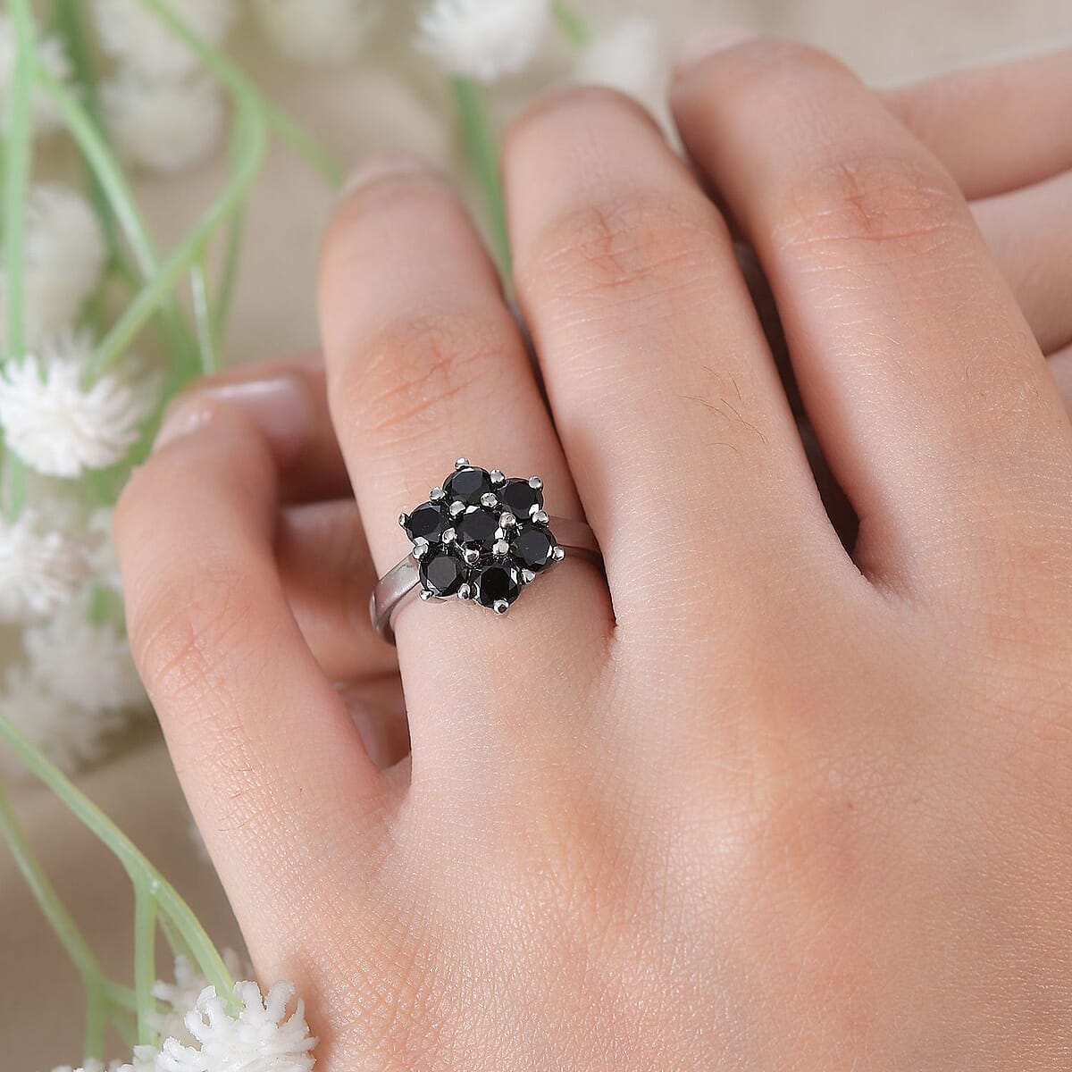 Thai Black Spinel 1.60 ctw Floral Ring in Stainless Steel (Size 6.0)  image number 2