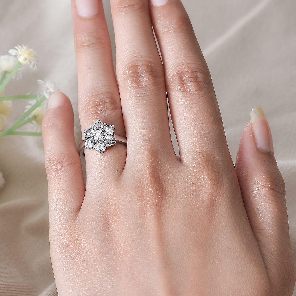 White Zircon 2.60 ctw Floral Ring in Stainless Steel (Size 8.0) image number 2