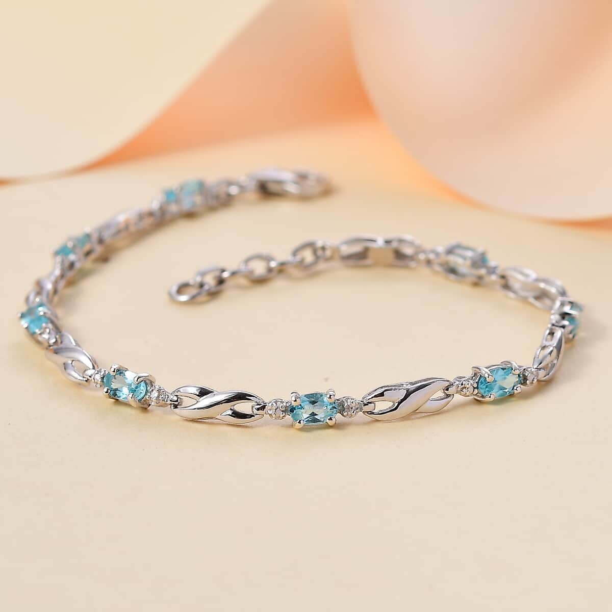 Betroka Blue Apatite 1.85 ctw Infinity Link Bracelet in Rhodium Over Sterling Silver (7.25 In) image number 1