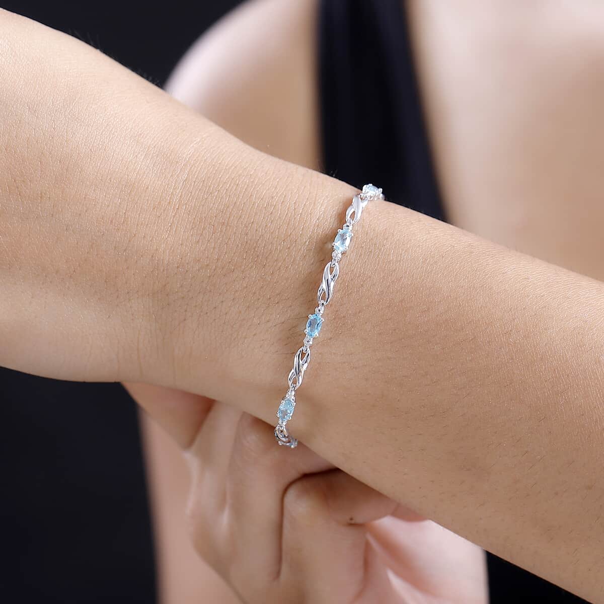 Betroka Blue Apatite 1.85 ctw Infinity Link Bracelet in Rhodium Over Sterling Silver (7.25 In) image number 2