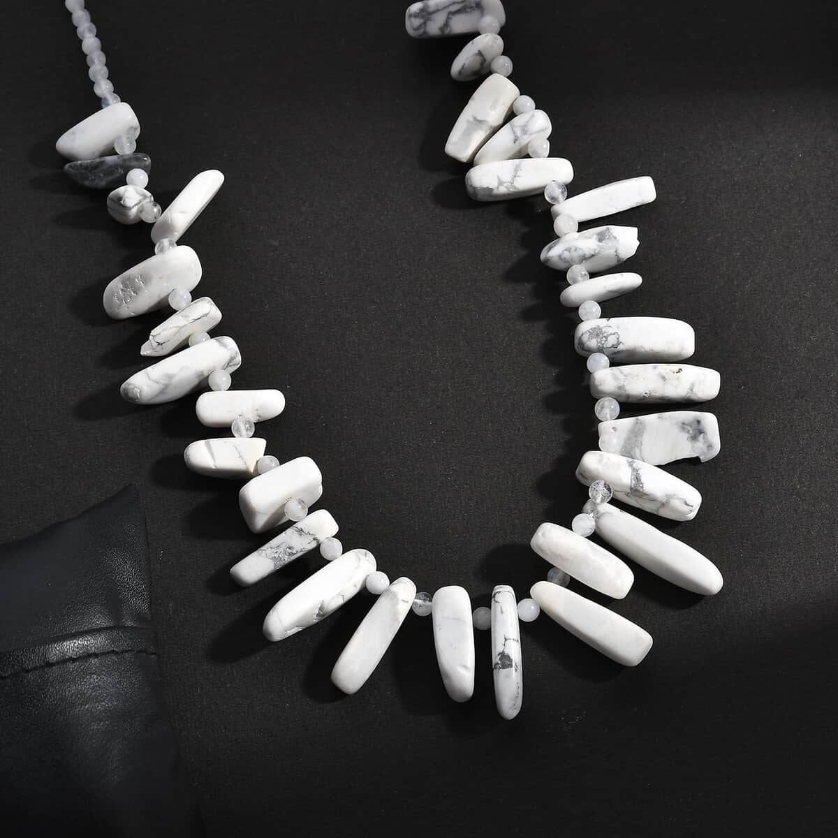 Rainbow Moonstone and White Howlite 256.00 ctw Necklace (20 Inches) in Platinum Bond image number 1