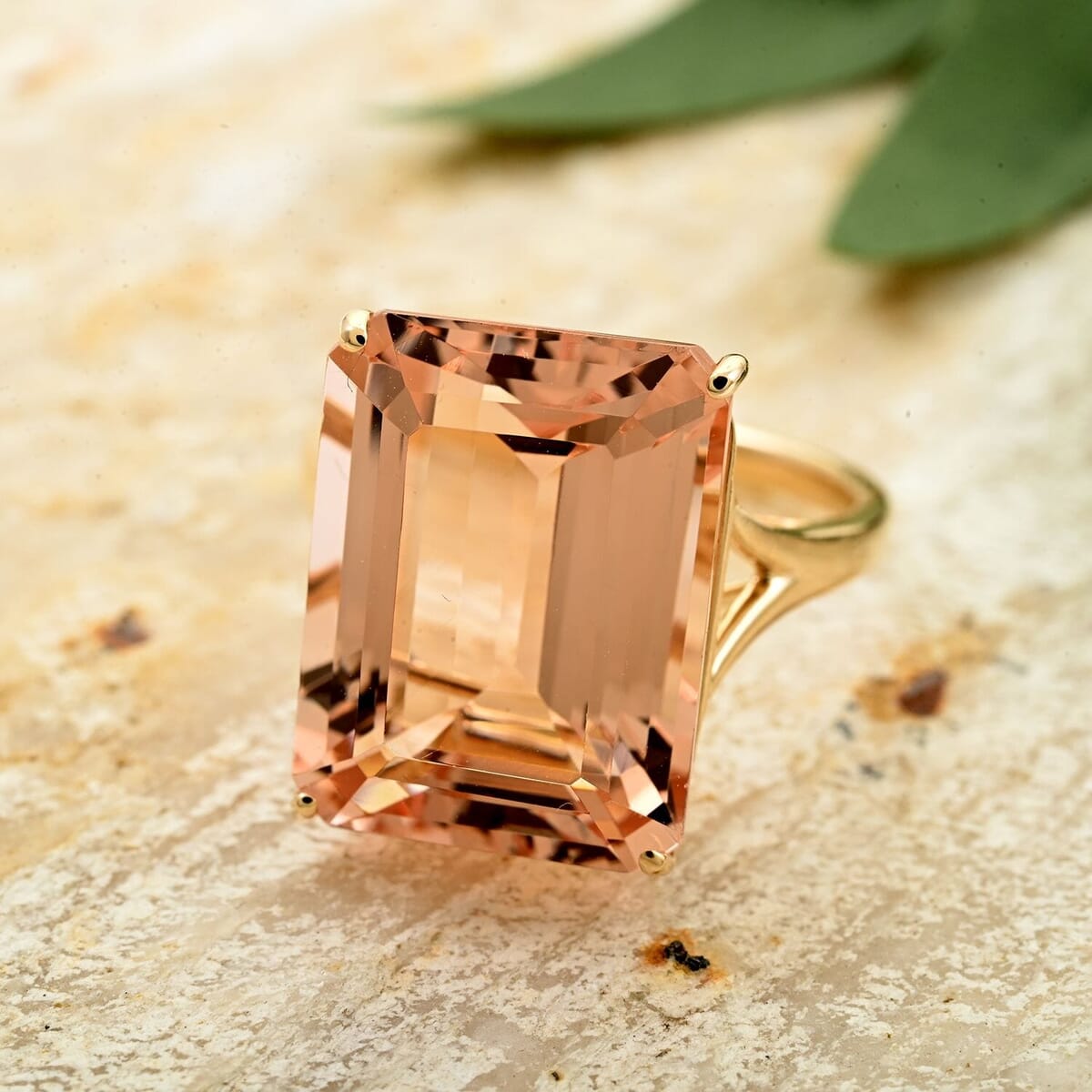 Certified & Appraised Luxoro 10K Yellow Gold AAA Marropino Morganite Solitaire Ring (Size 6.5) 10.50 ctw image number 1