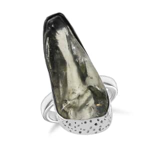 Artisan Crafted Rough Cut Montezuma Prasiolite 13.20 ctw Solitaire Ring in Sterling Silver (Size 10.0)