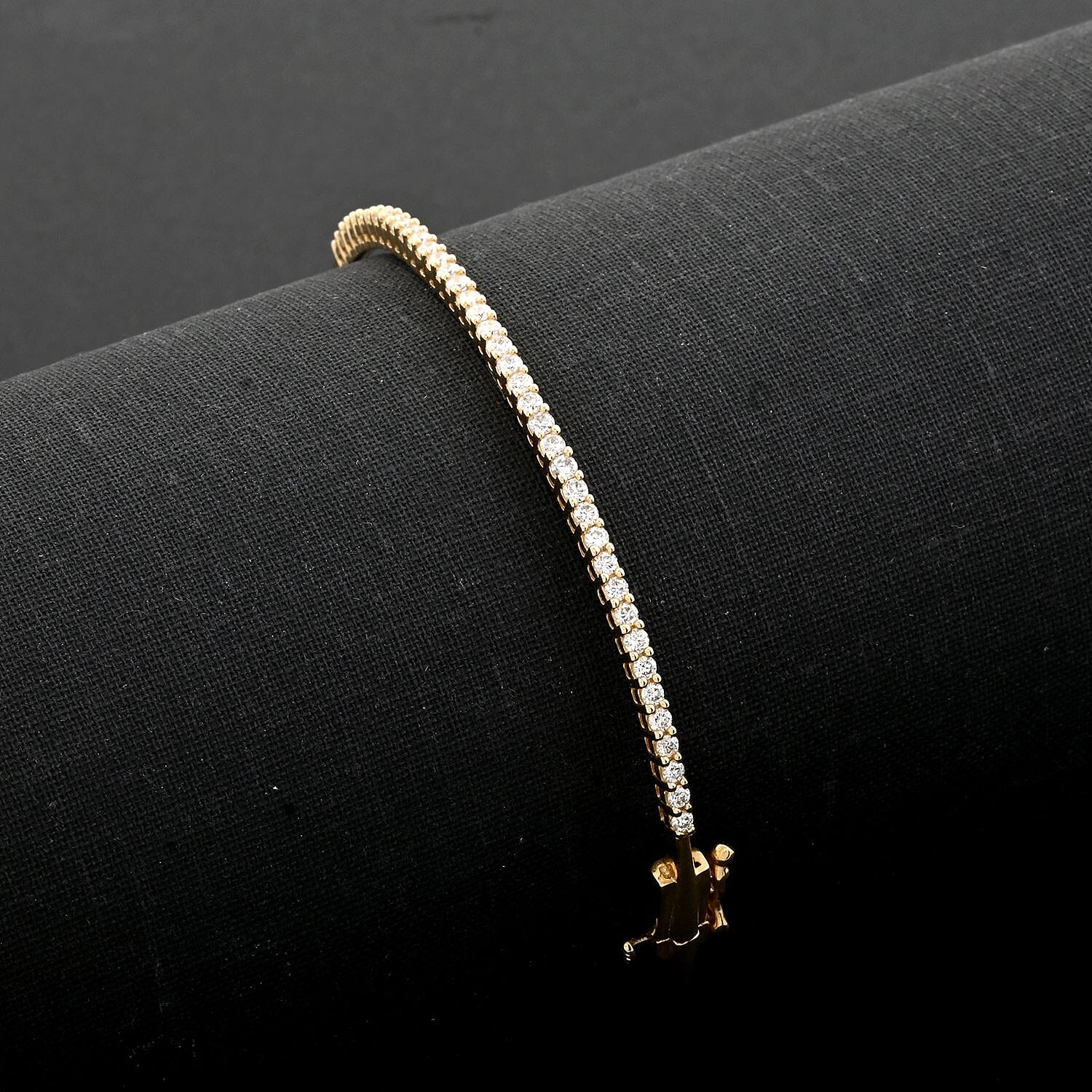 NY Closeout Luxuriant Lab Grown Diamond G VS 1.00 ctw Bangle Bracelet in 10K Yellow Gold (7.00 In) 8.85 Grams 