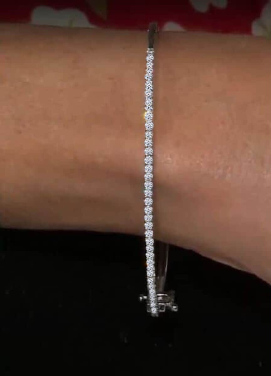 Luxuriant Lab Grown Diamond G VS 1.00 ctw Bangle Bracelet in 10K White Gold (7.00 In) 8.85 Grams image number 4