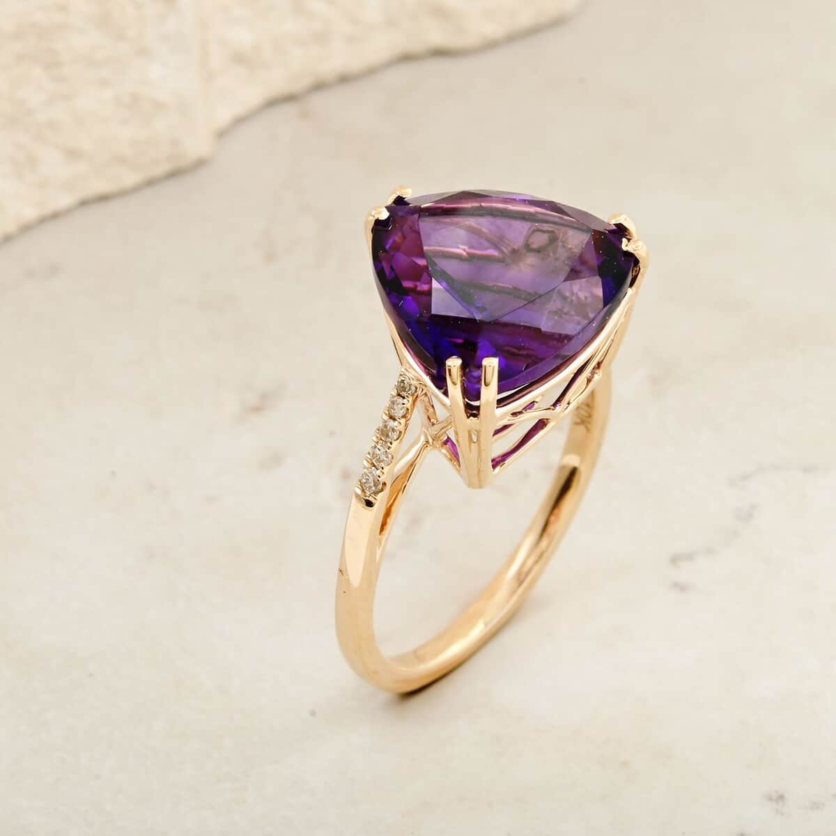 Luxoro AAA Moroccan Amethyst and G-H I2 Diamond 6.00 ctw Ring in 10K Yellow Gold (Size 6.0)  image number 1