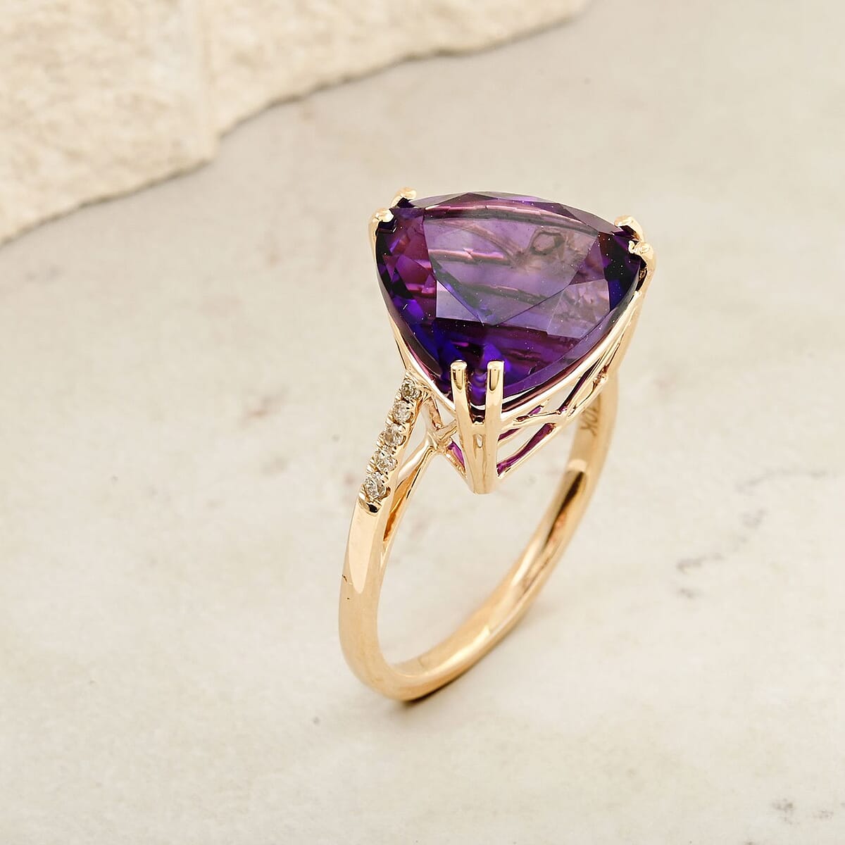 Luxoro AAA Moroccan Amethyst and G-H I2 Diamond 6.00 ctw Ring in 10K Yellow Gold (Size 9.0)  image number 1