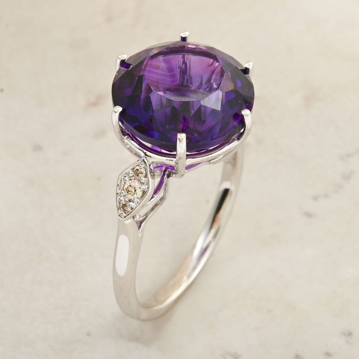 Luxoro AAA Moroccan Amethyst and G-H I2 Diamond 7.00 ctw Ring in 10K White Gold (Size 8.0) image number 1