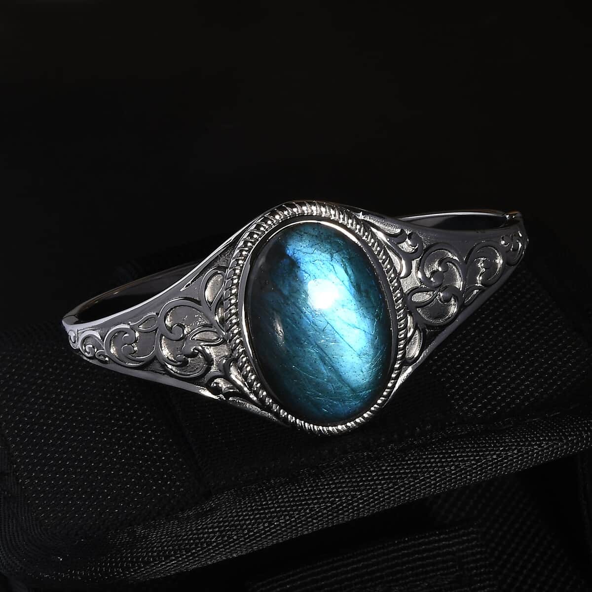 Malagasy Labradorite 39.30 ctw Filigree Bangle Bracelet in Stainless Steel (7.25 In)  image number 2