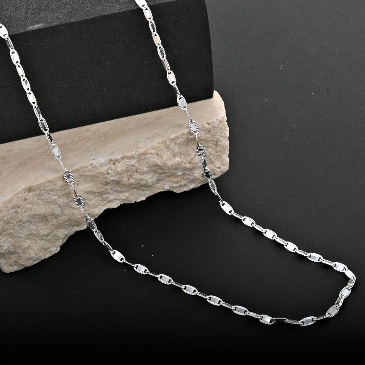 Chain Necklace in Sterling Silver 24 Inches 5.8 Grams image number 1