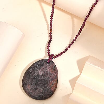 Agate and Orissa Rhodolite Garnet 164.00 cts Necklace 20 Inches in Stainless Steel