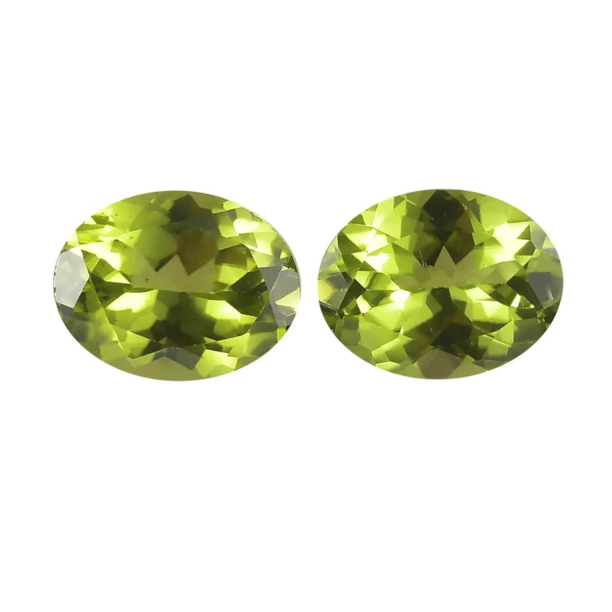 AA Peridot Set of 2 (Oval 9x7 mm) 3.26 ctw image number 0