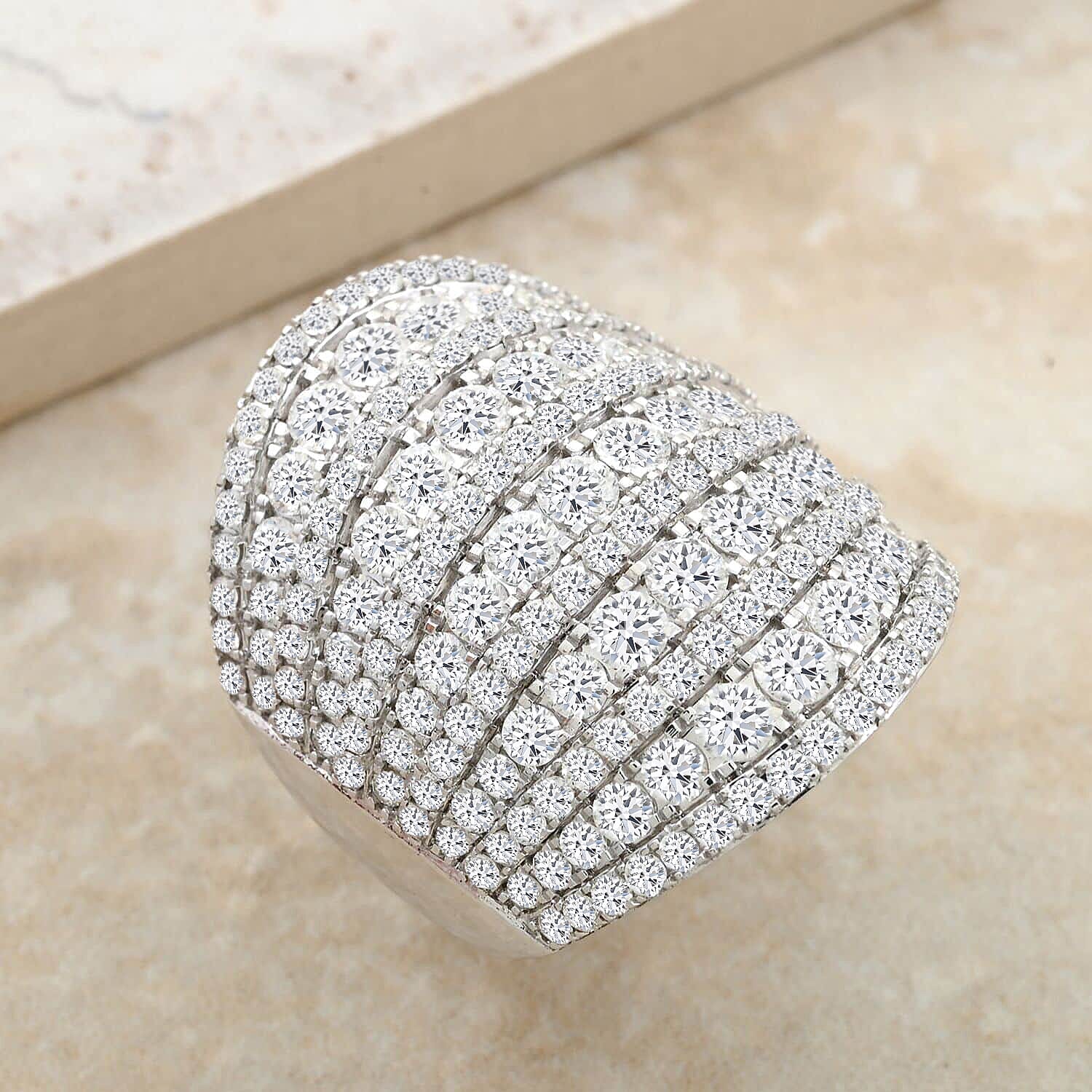 Buy 10K White Gold Luxuriant Lab Grown Diamond (VS1-G) Ring