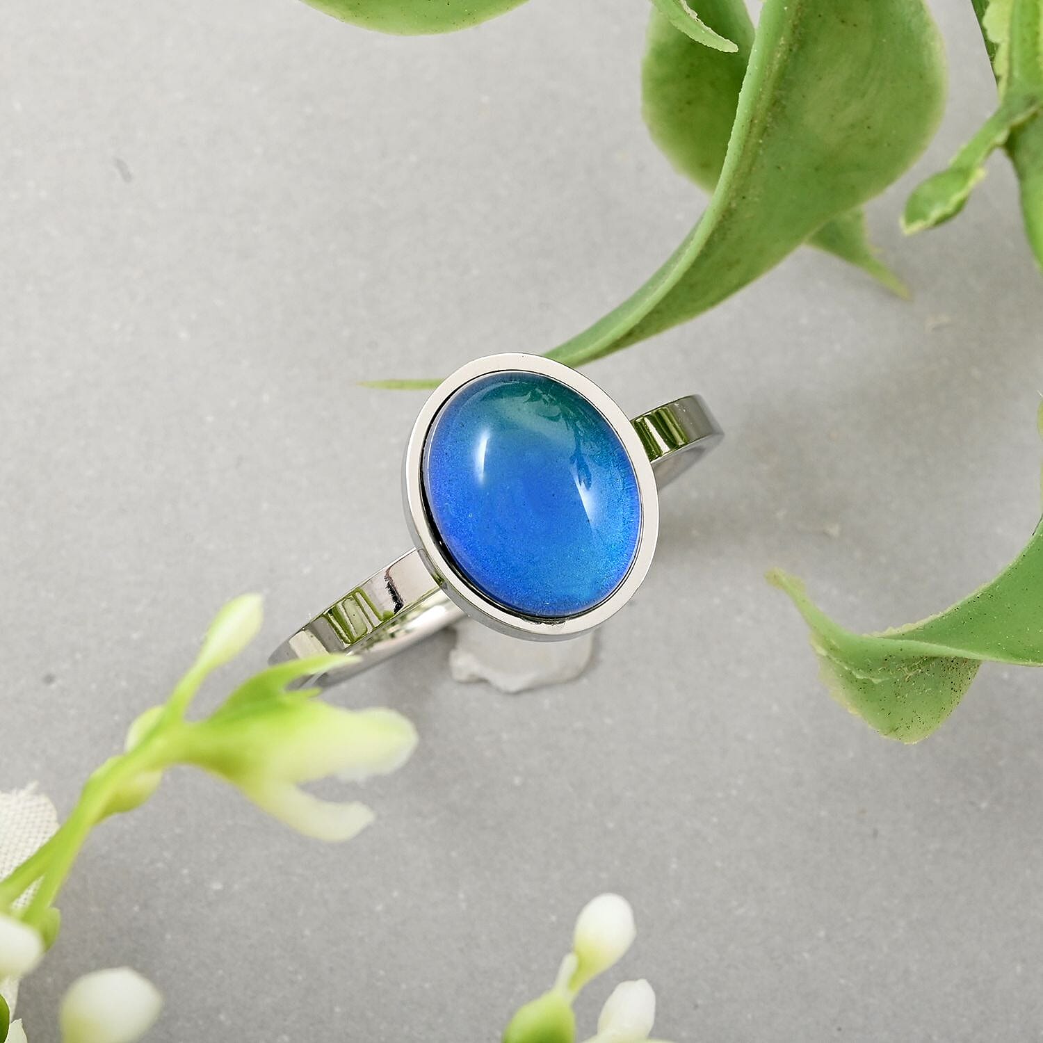 Glass Ring in Silvertone (Size 9.0)
