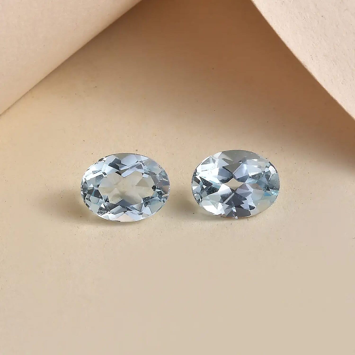 Premium Sky Blue Topaz Assorted Box (Ovl 9x7 mm) 3.41 ctw Loose Gemstone