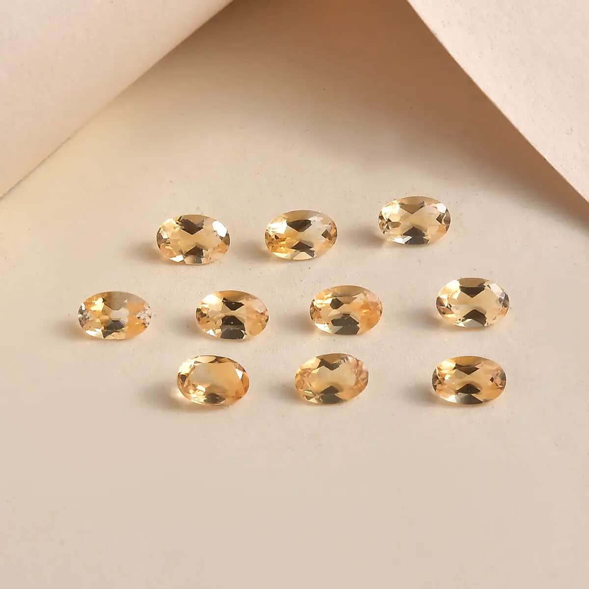 Premium Brazilian Citrine Assorted Box (Ovl 6x4 mm) 3.48 ctw image number 1