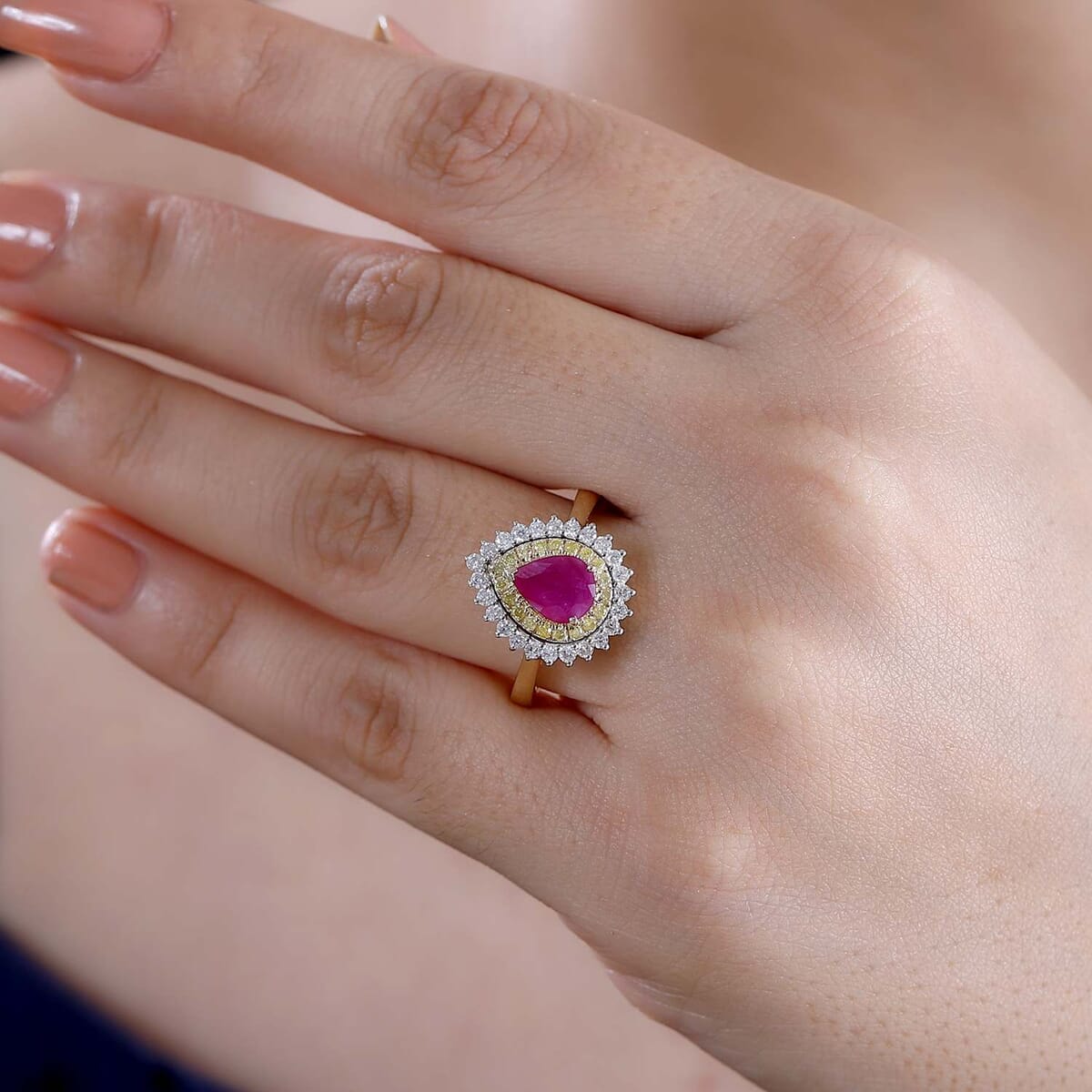 Certified & Appraised Luxoro AAA Royal Ruby, I2 Yellow and White Diamond 1.93 ctw Ring in 10K Yellow Gold (Size 6.0) 4 Grams image number 2