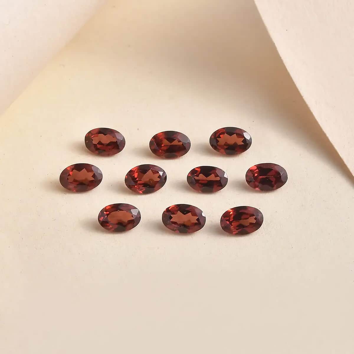 Premium Mozambique Garnet Set of 10 (Ovl 6x4 mm) 4.95 ctw image number 1