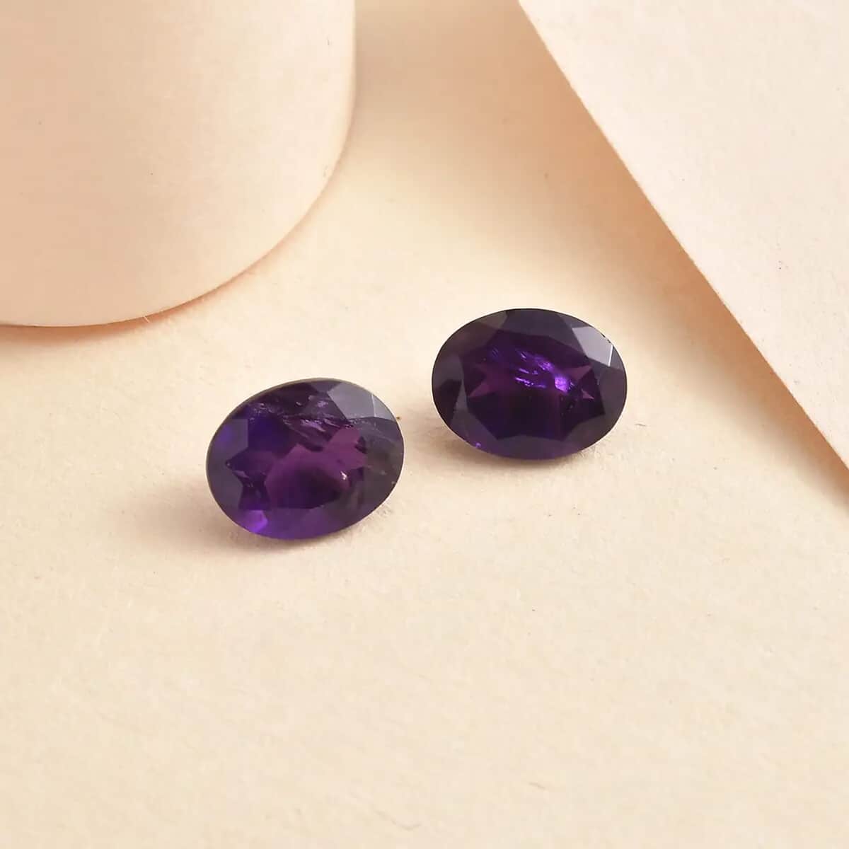 Premium African Amethyst Set of 2 (Ovl 9x7 mm) 2.88 ctw Loose gemstone image number 1