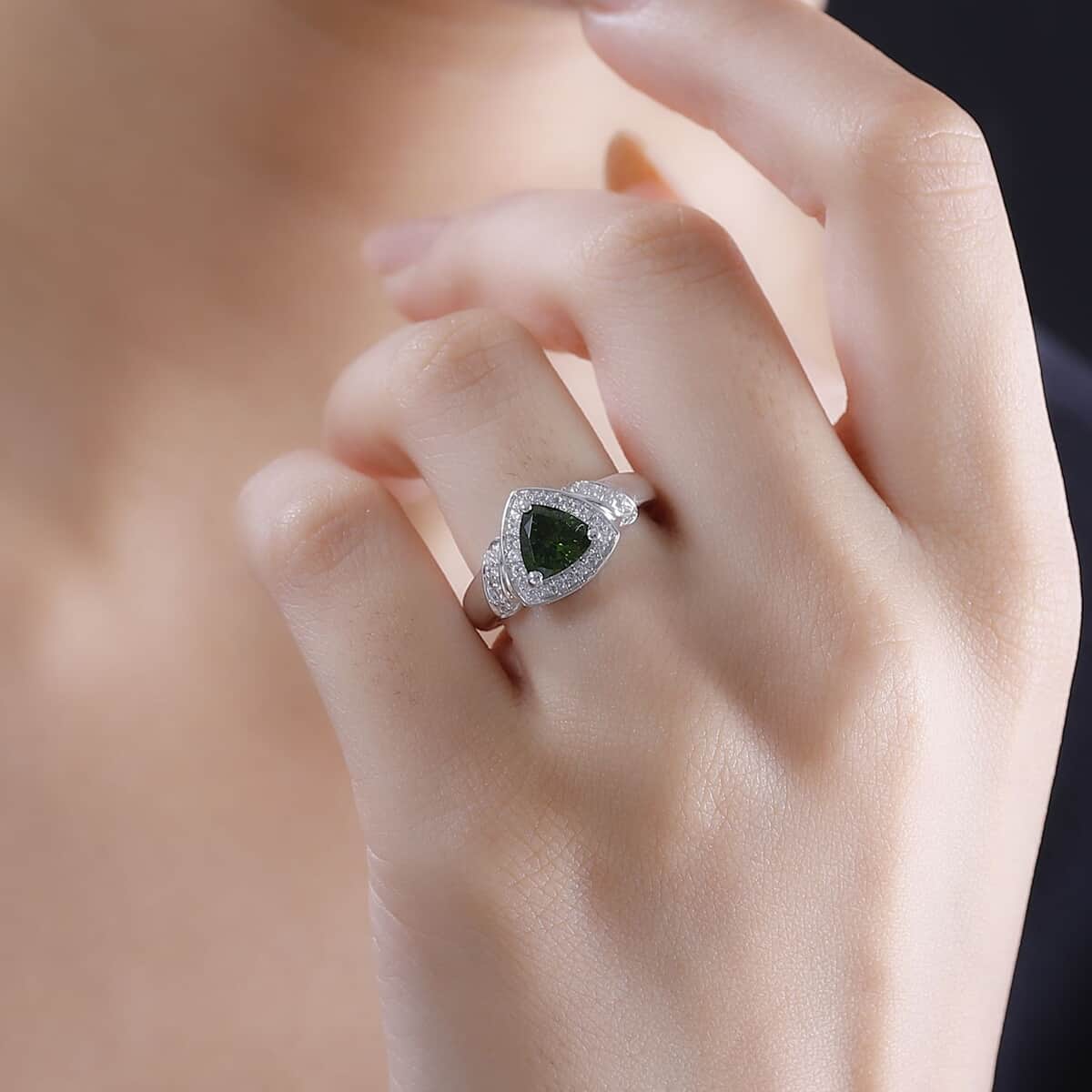 Chrome Diopside, White Zircon Ring in Platinum Over Sterling Silver (Size 7.0) 1.50 ctw image number 2