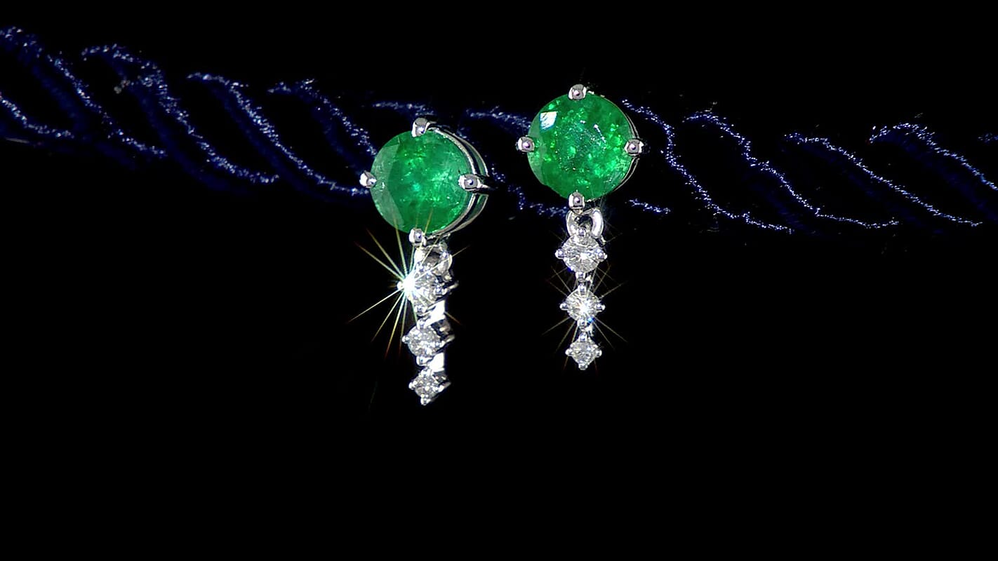 Certified & Appraised Rhapsody AAAA Gemfield Emerald and E-F VS Diamond 1.10 ctw Earrings in 950 Platinum