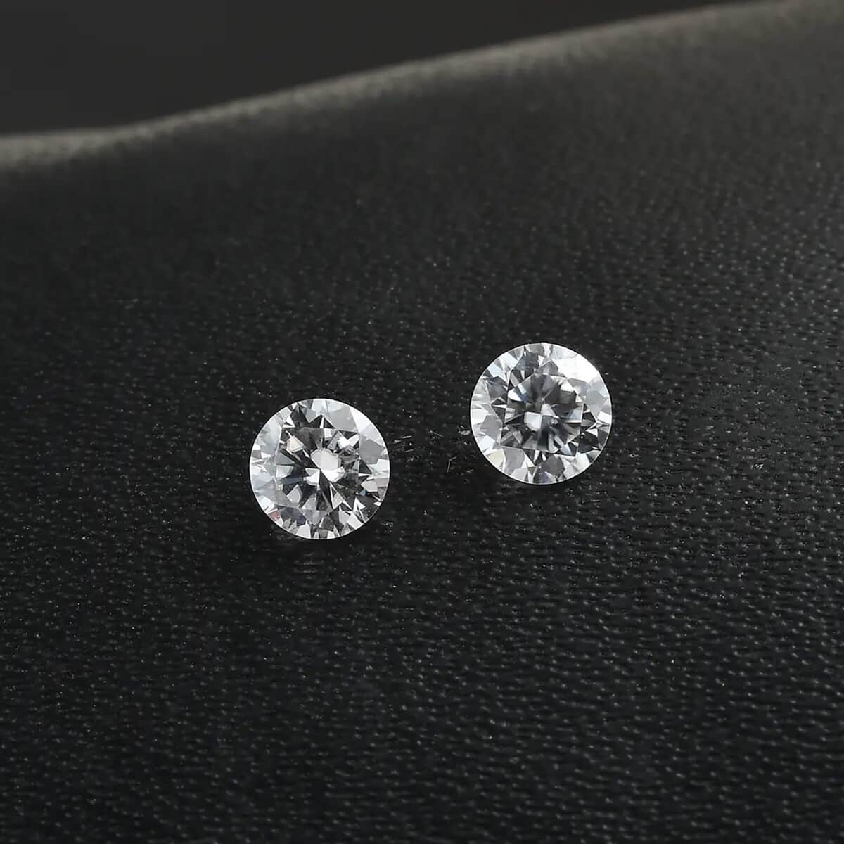 Moissanite Set of 2 (Rnd 4 mm) 0.47 ctw image number 1