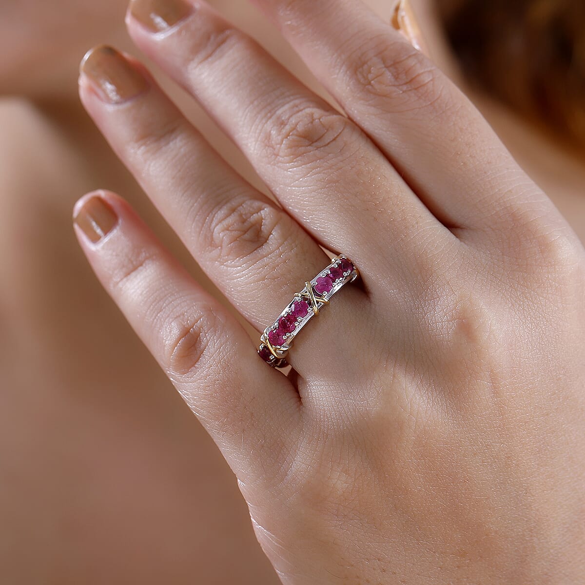 Niassa Ruby (FF) 1.50 ctw XOXO Ring in 18K Vermeil YG and Rhodium Over Sterling Silver (Size 7.0) image number 2