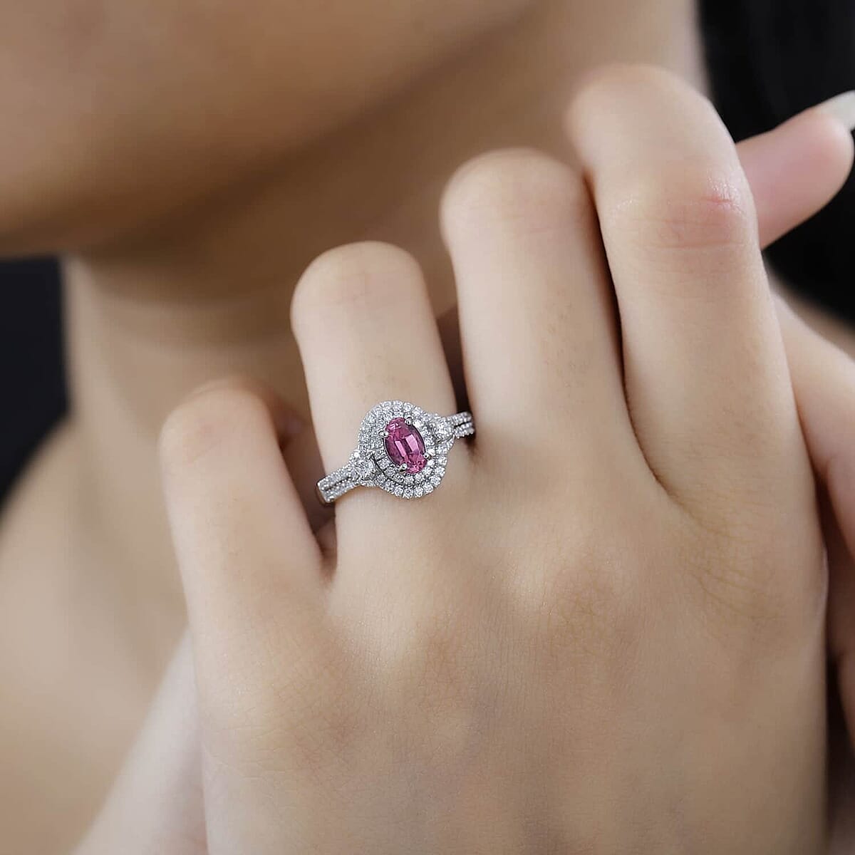 Rhapsody AAAA Mahenge Spinel and E-F VS Diamond 1.15 ctw Ring in 950 Platinum (Size 5.0) 6.65 Grams image number 2