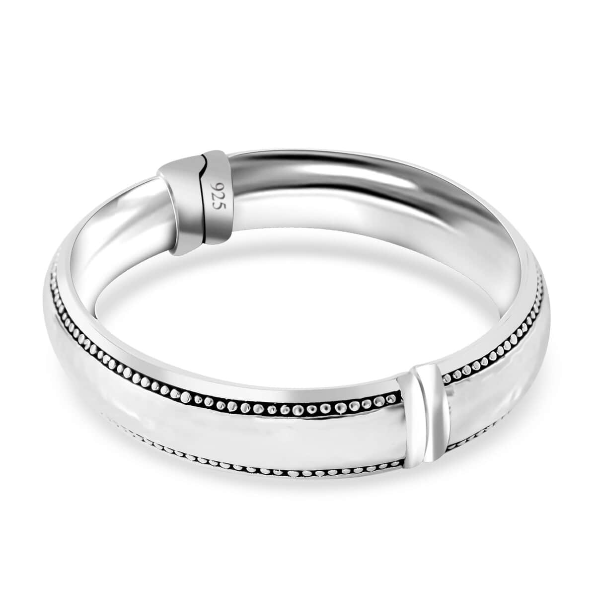 Hammer Texture Bangle Bracelet in Sterling Silver (7.00 In) 24 Grams image number 2