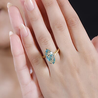 GP Trionfo Collection Premium Peacock Quartz (Triplet) 6.35 ctw Dragonfly Ring in 18K Vermeil Yellow Gold Over Sterling Silver (Size 6.0)