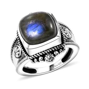 Artisan Crafted Malagasy Labradorite 6.15 ctw South West Style Ring in Sterling Silver (Size 10.0)