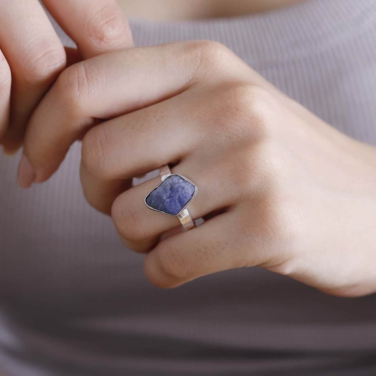 Artisan Crafted Rough Cut Tanzanite 9.10 ctw Men's Ring in Sterling Silver (Size 10.0) image number 2