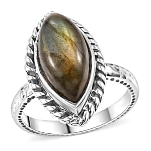 Artisan Crafted Malagasy Labradorite 4.00 ctw Ring in Sterling Silver (Size 10.0)