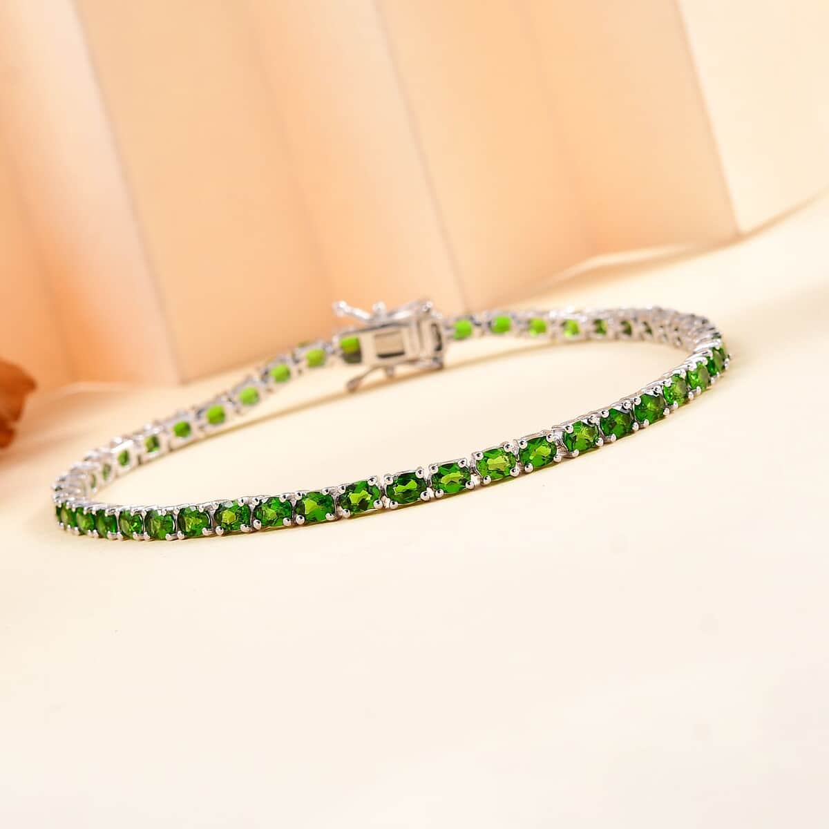 Chrome Diopside 6.60 ctw Tennis Bracelet in Rhodium Over Sterling Silve (6.50 In) (Del. in 8-10 Days)  image number 1