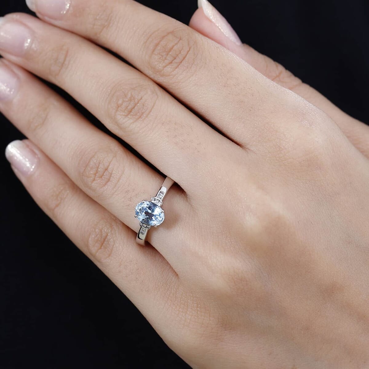Luxoro Premium Santa Maria Aquamarine and G-H I2 Diamond 1.20 ctw Statement Ring in 10K White Gold (Size 8.5) image number 2