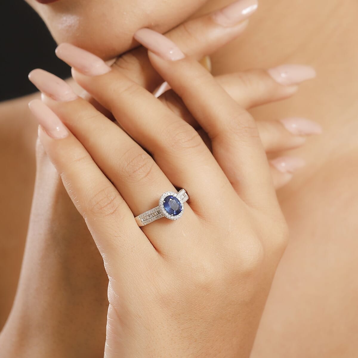 Luxoro AAA Ceylon Blue Sapphire and G-H I2 Diamond 2.30 ctw Halo Ring in 14K White Gold (Size 8.0) 4.90 Grams image number 2