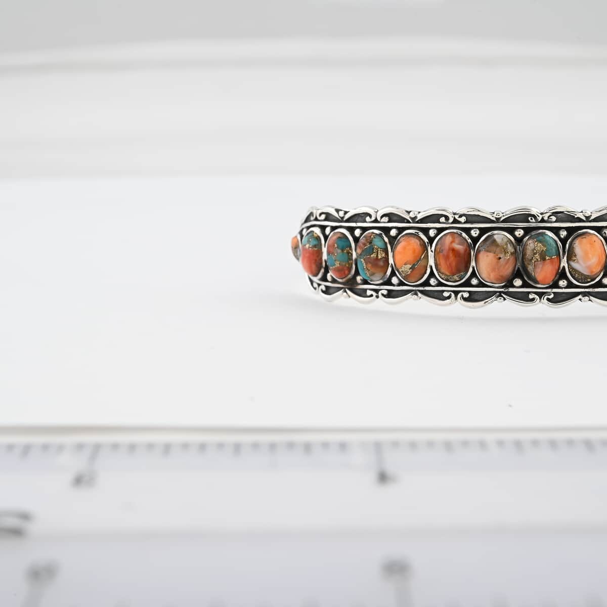 Santa Fe Style Spiny Turquoise Bangle Bracelet in Sterling Silver (7.0 In) 10.75 ctw image number 2