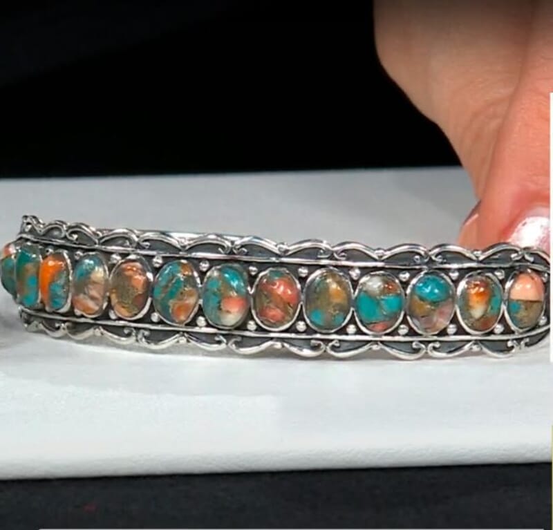 Santa Fe Style Spiny Turquoise 10.75 ctw Cuff Bracelet in Sterling Silver (7.0 In)